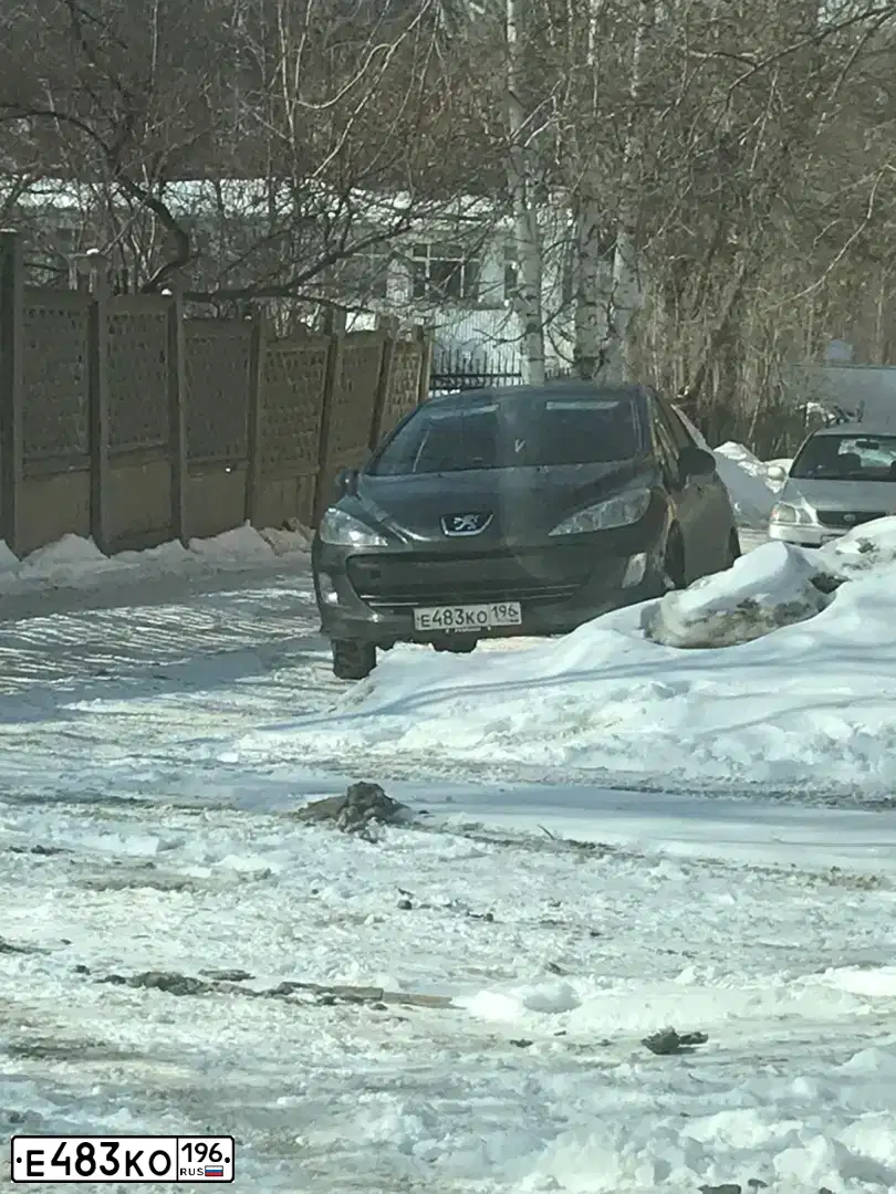Фото автомобиля PEUGEOT 308, 2010 — госномер Х563МЕ196. Цвет: СЕРЫЙ