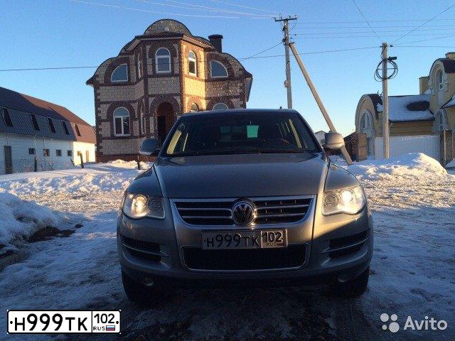 Фото автомобиля ФОЛЬКСВАГЕН TOUAREG, 2008 — госномер Н989РЕ702. Цвет: СИНИЙ(СЕРО-СИНИЙ)