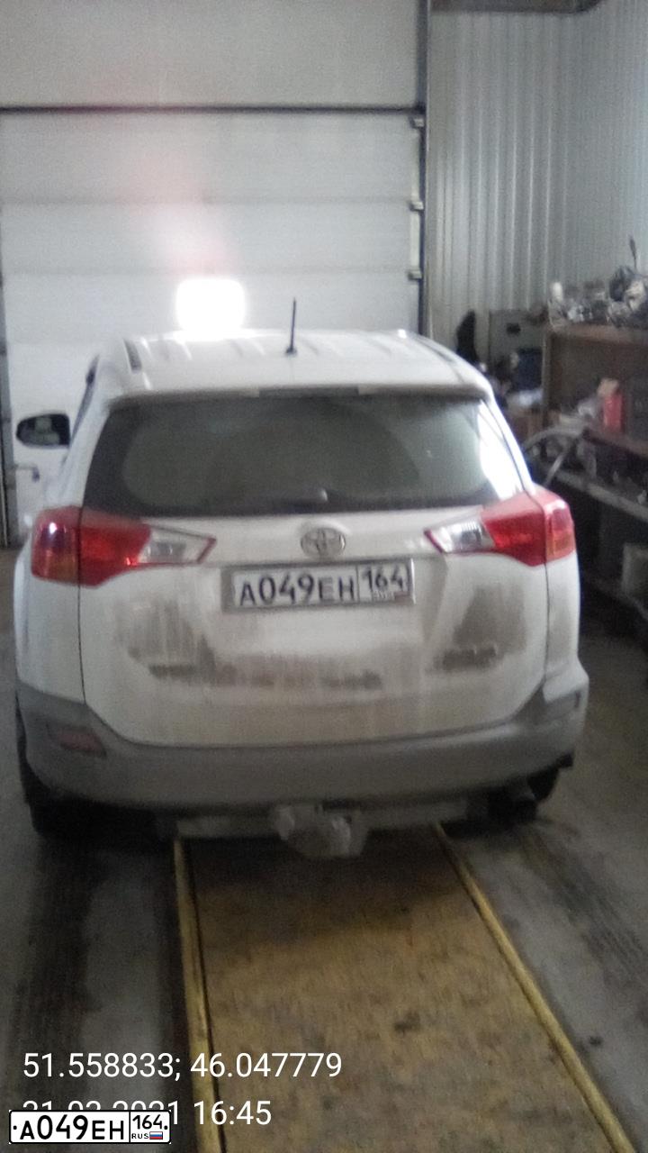 Фото автомобиля TOYOTA RAV4, 2014 — госномер А049ЕН164. Цвет: Белый