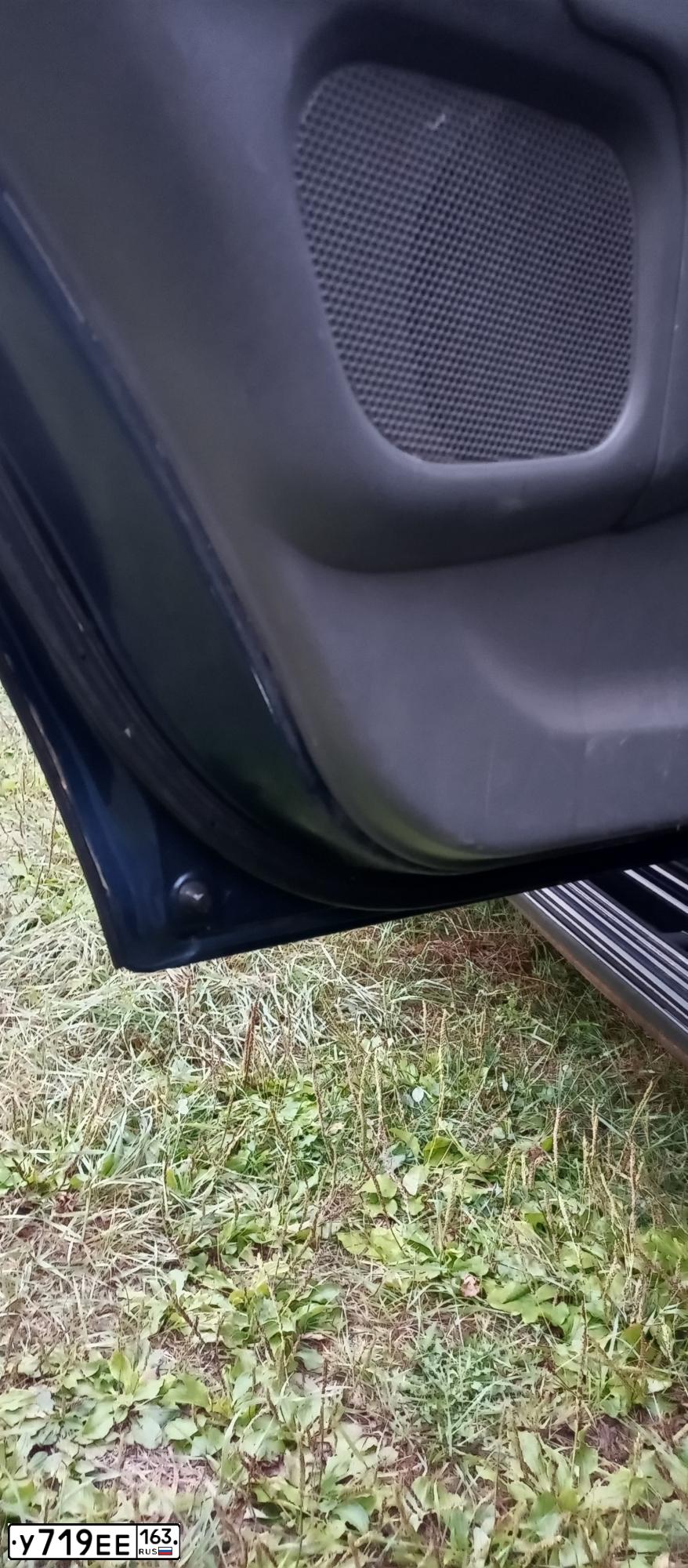 Фото автомобиля MITSUBISHI MONTERO, 2001 — госномер У719ЕЕ163. Цвет: ПЕРЛАМУТРОВО-СИНИЙ