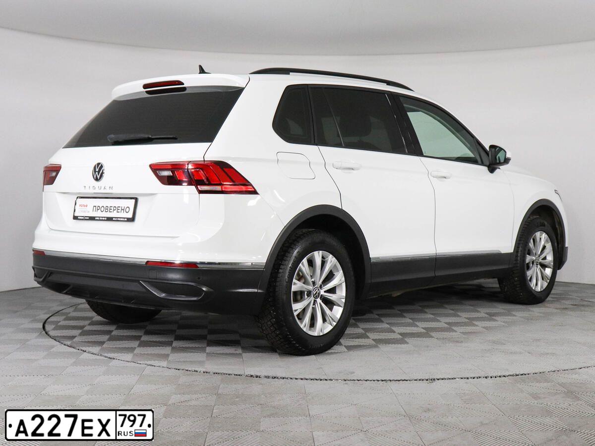 Фото автомобиля VOLKSWAGEN ФОЛЬКСВАГЕН ТИГУАН, 2021 — госномер А227ЕХ797. Цвет: Белый