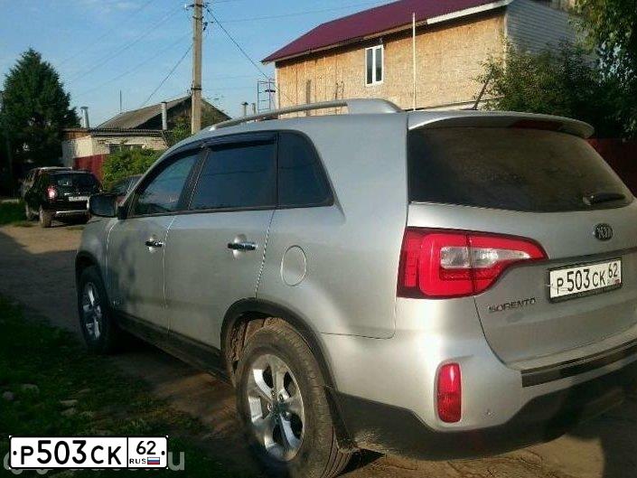 Фото автомобиля KIA SORENTO, 2013 — госномер К163СМ134. Цвет: Серебристый
