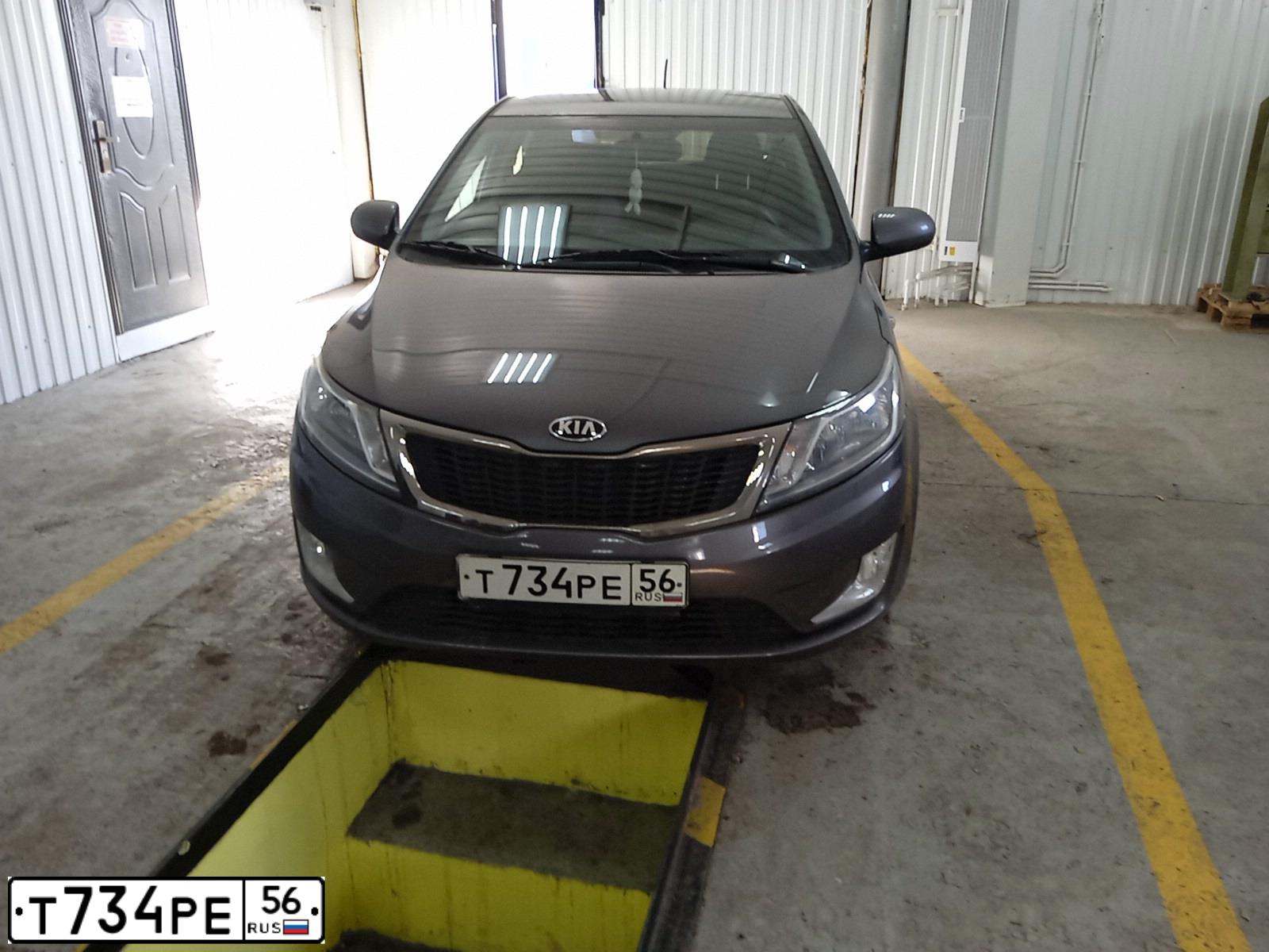 Фото автомобиля KIA RIO, 2013 — госномер Т734РЕ56