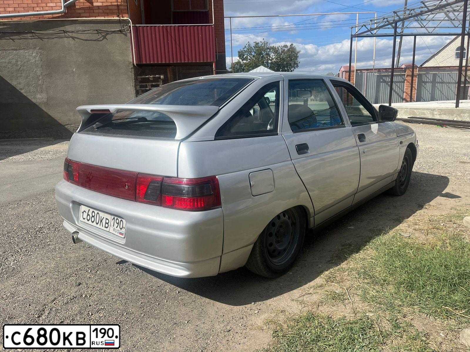 Фото автомобиля LADA 2112, 2005 — госномер С680КВ190. Цвет: СЕРЫЙ
