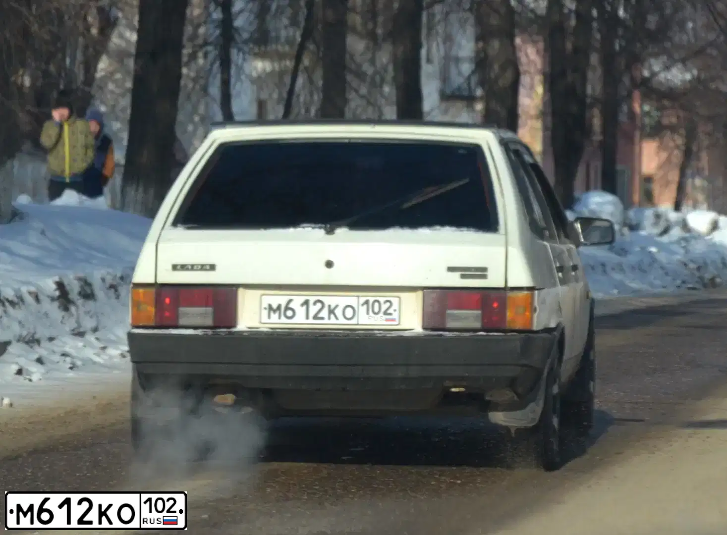 Фото автомобиля LADA 2109 SAMARA, 1993 — госномер М612КО102. Цвет: СЕРО-БЕЛЫЙ