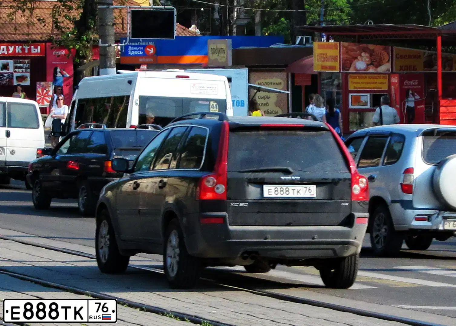 Фото автомобиля VOLVO XC90, 2005 — госномер Е888ТК76. Цвет: ЧЕРНЫЙ