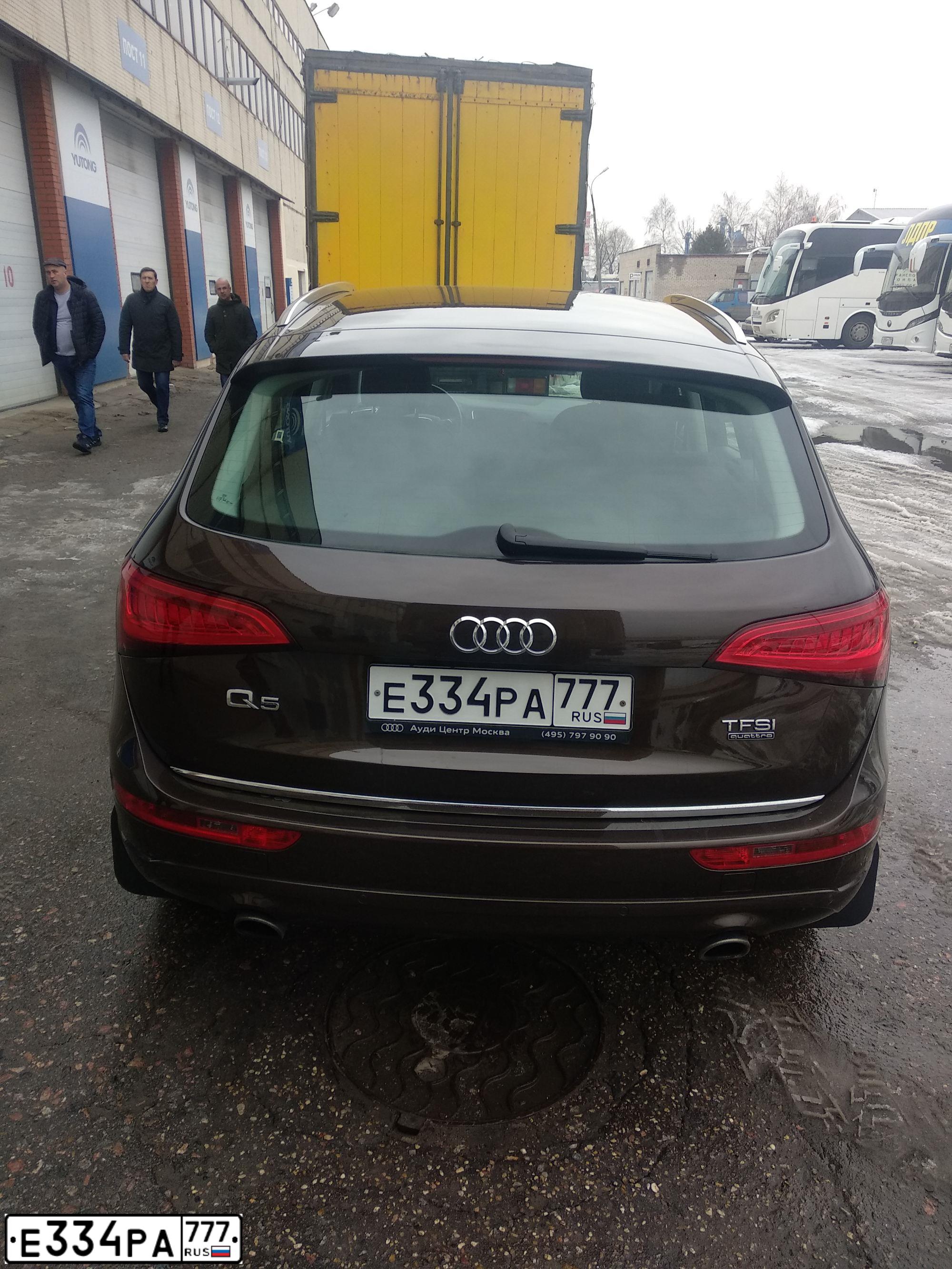 Фото автомобиля AUDI Q5, 2015 — госномер Е334РА777. Цвет: Коричневый