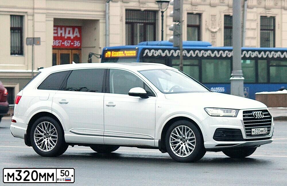 Фото автомобиля JEEP GRAND CHEROKEE, 1997 — госномер Р637ОВ99. Цвет: ЧЕРНЫЙ