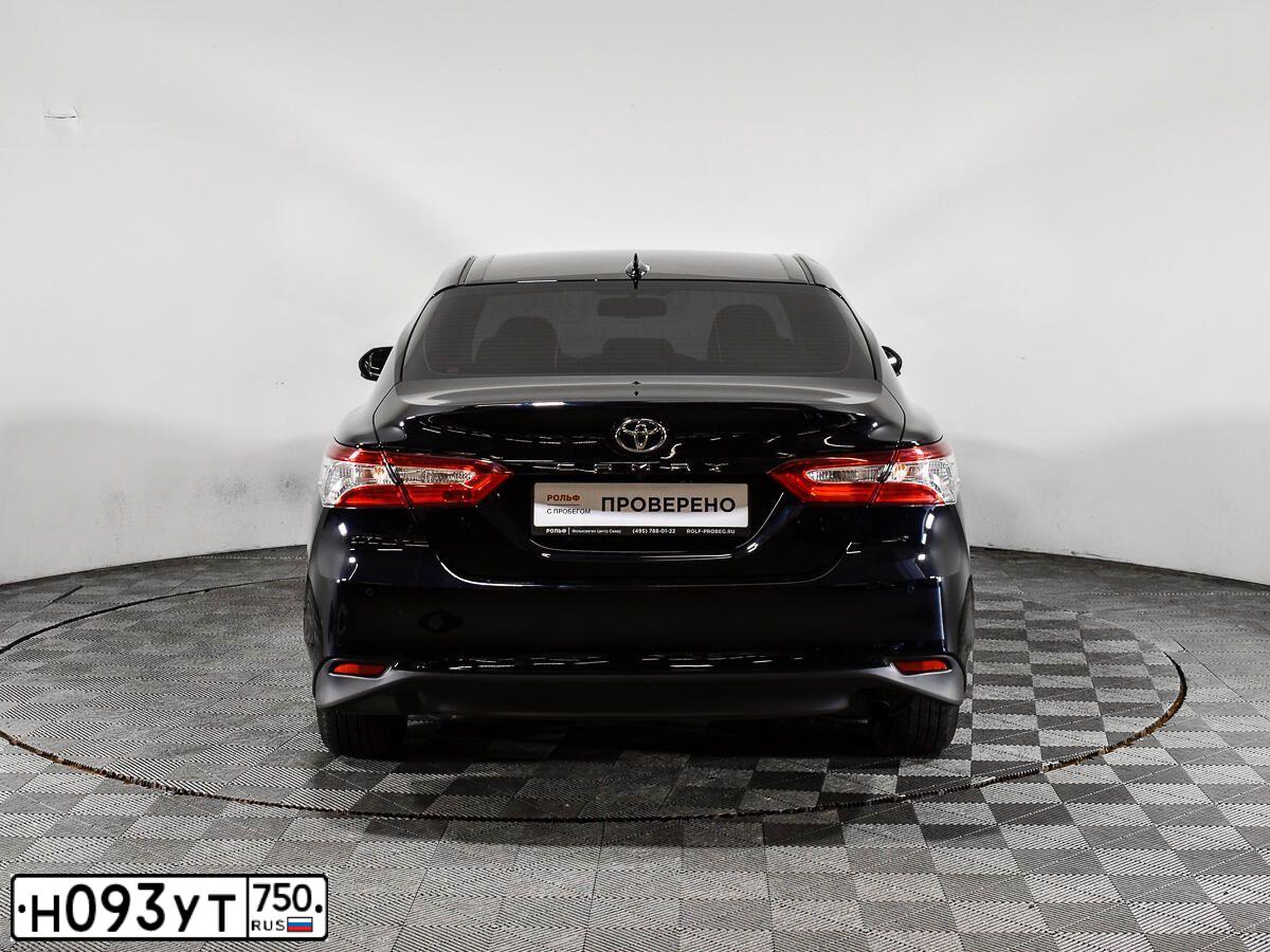 Фото автомобиля TOYOTA CAMRY, 2019 — госномер Е513ЕУ164. Цвет: ЧЕРНЫЙ МЕТАЛИК