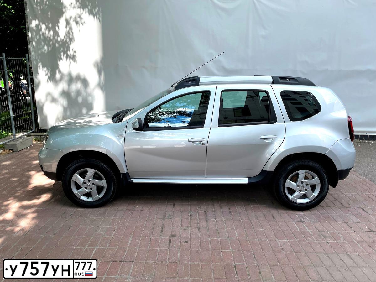 Фото автомобиля RENAULT DUSTER, 2016 — госномер М597ТЕ198. Цвет: СВЕТЛО-СЕРЫЙ