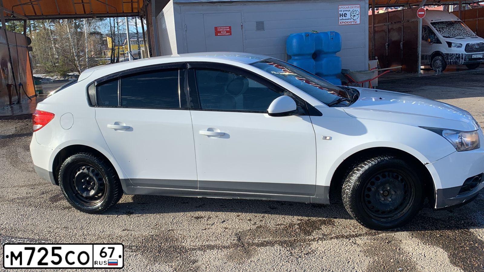 Фото автомобиля CHEVROLET CRUZE, 2012 — госномер С889ТК799. Цвет: Белый