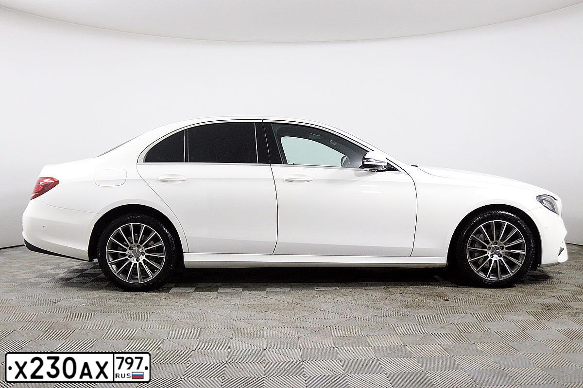 Фото автомобиля MERCEDES E-KLASSE, 2020 — госномер Р830МА159. Цвет: Белый