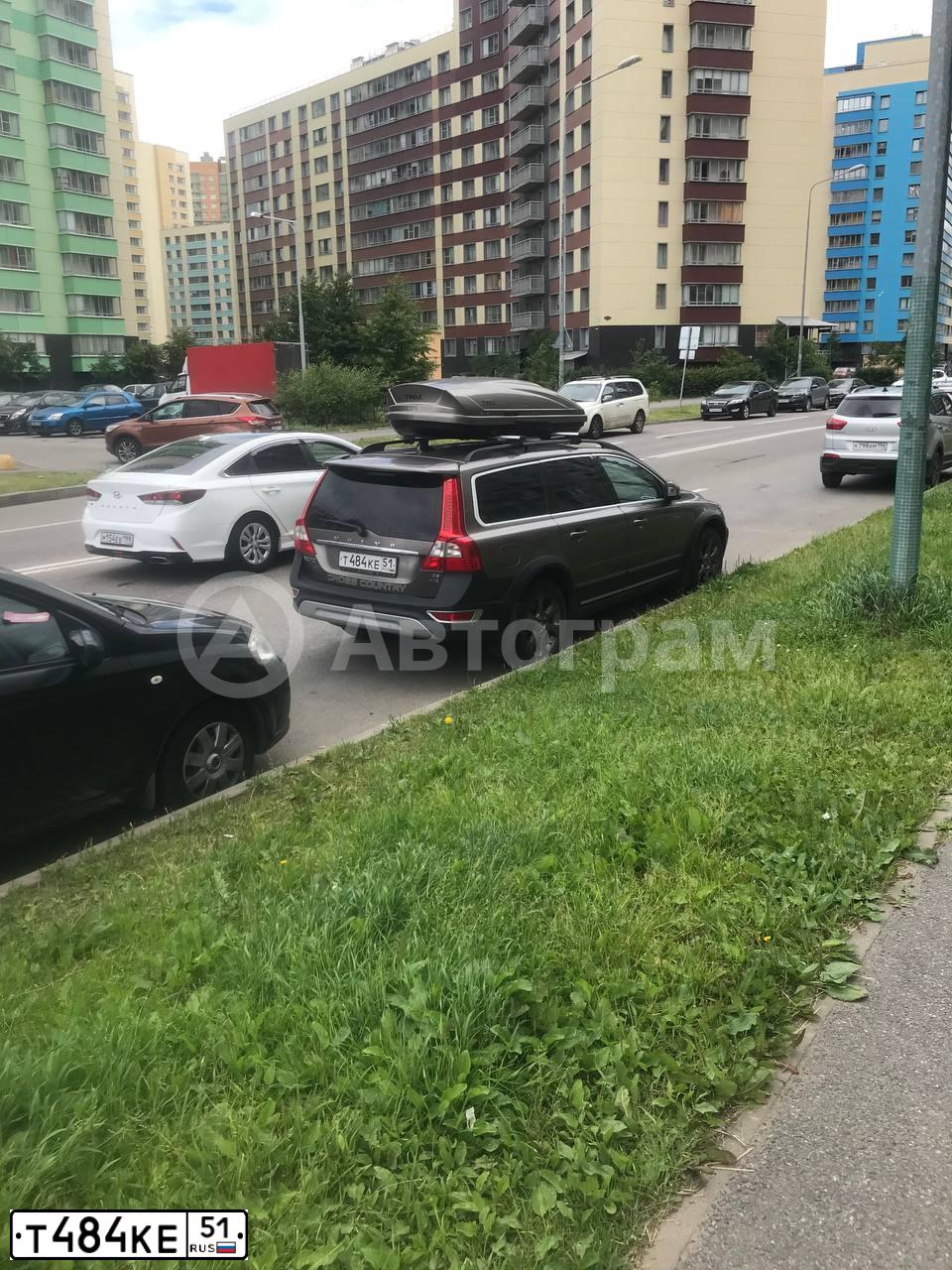 Фото автомобиля VOLVO XC70, 2008 — госномер Т484КЕ51. Цвет: СВЕТЛО-КОРИЧНЕВЫЙ