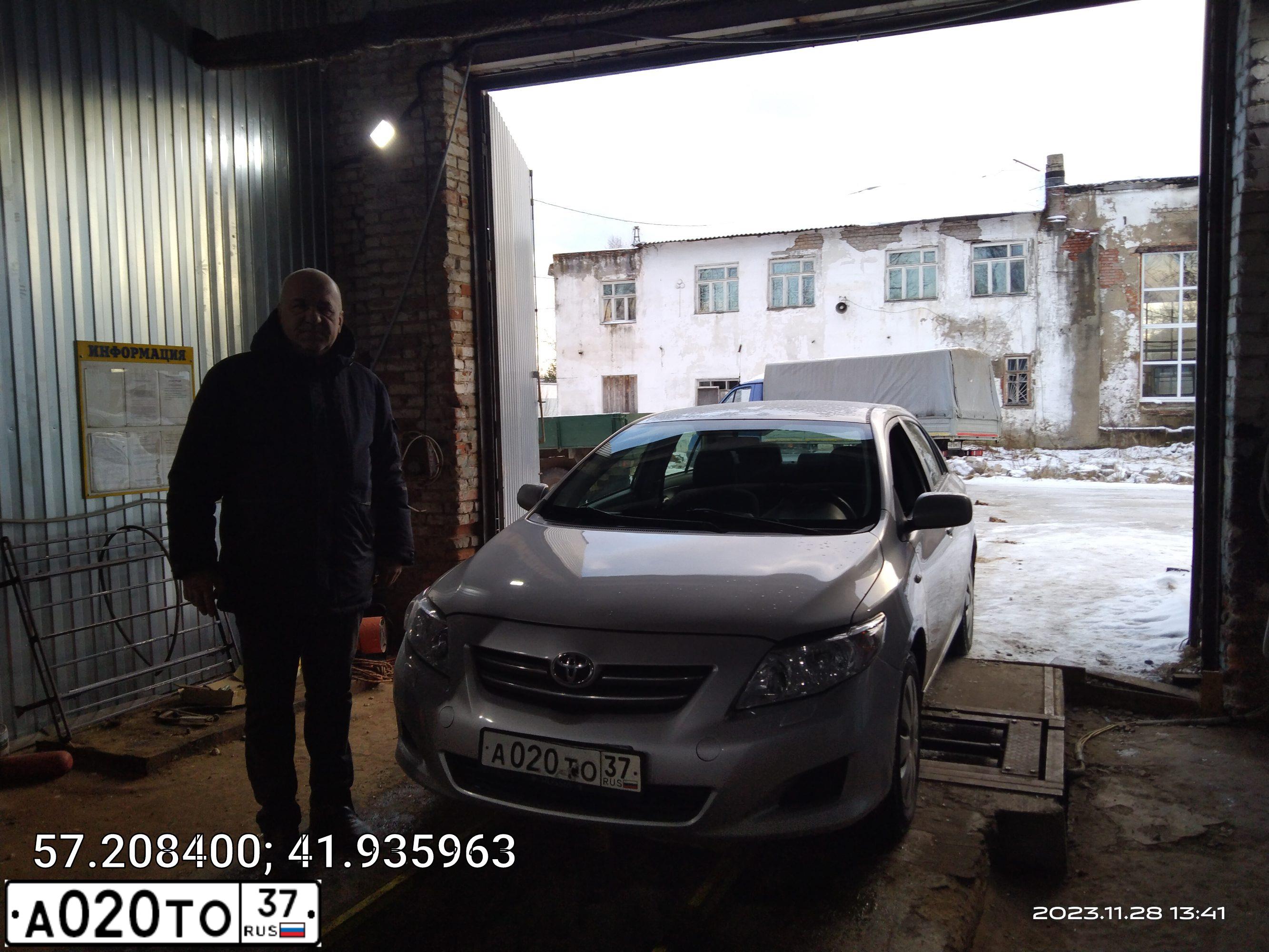 Фото автомобиля MAZDA MPV, 2005 — госномер А098НО790. Цвет: ТЕМНО-СИНИЙ
