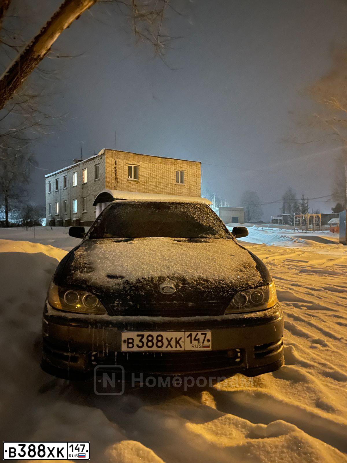 Фото автомобиля LEXUS ES, 1994 — госномер В388ХК147. Цвет: Темно-зеленый