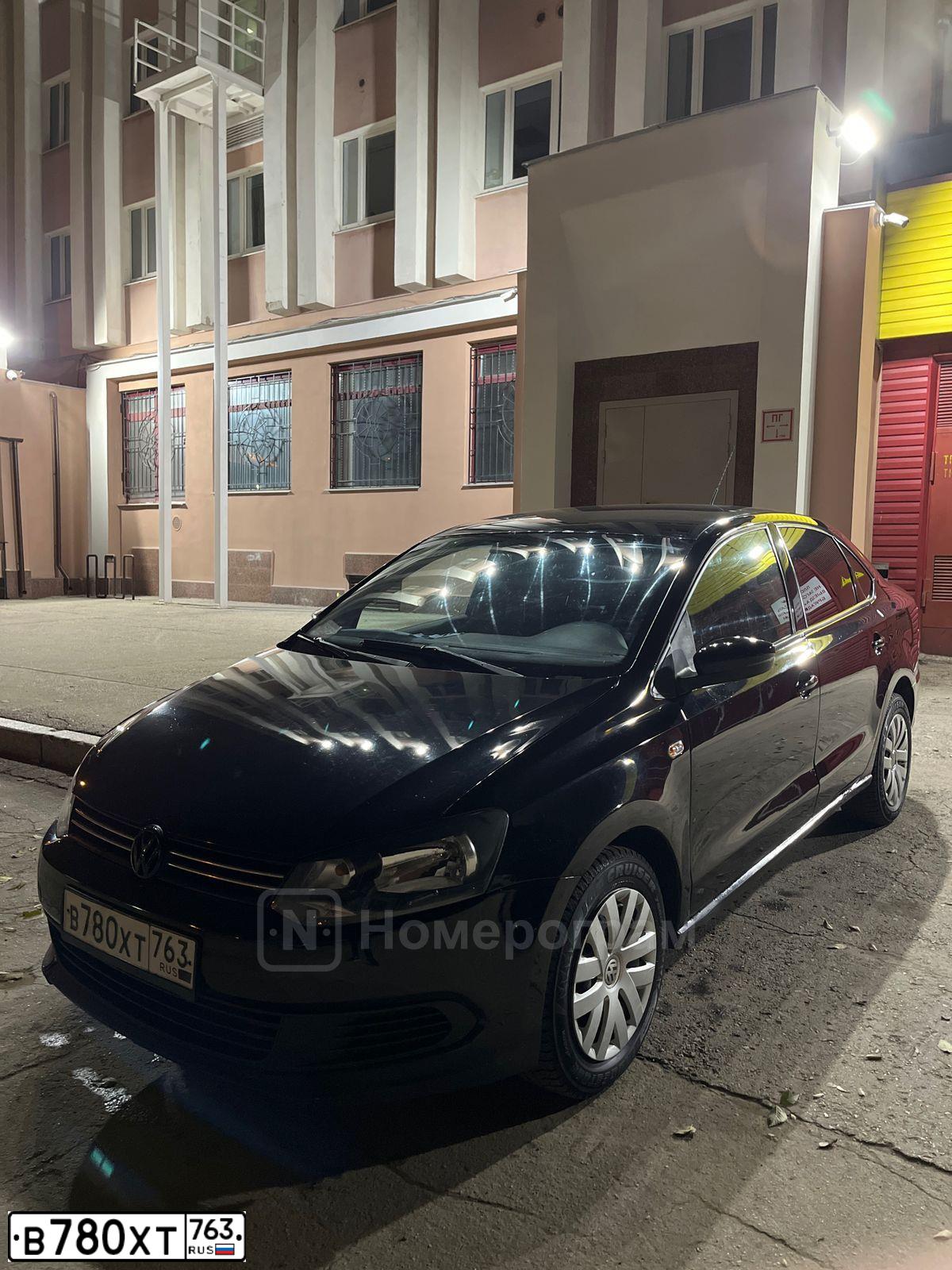 Фото автомобиля VOLKSWAGEN POLO, 2011 — госномер О404НО44. Цвет: ЧЕРНЫЙ