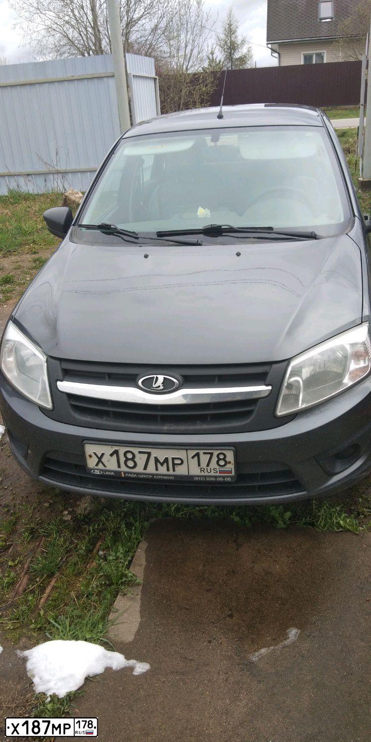 Фото автомобиля LADA GRANTA, 2017 — госномер Е547КН147. Цвет: серебристо-темно-серый