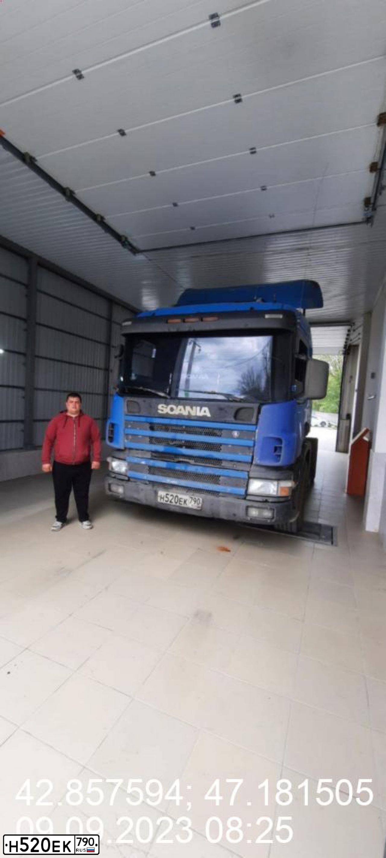 Фото автомобиля SCANIA SERIE P /4X2/, 2006 — госномер Х622ТТ199. Цвет: синий