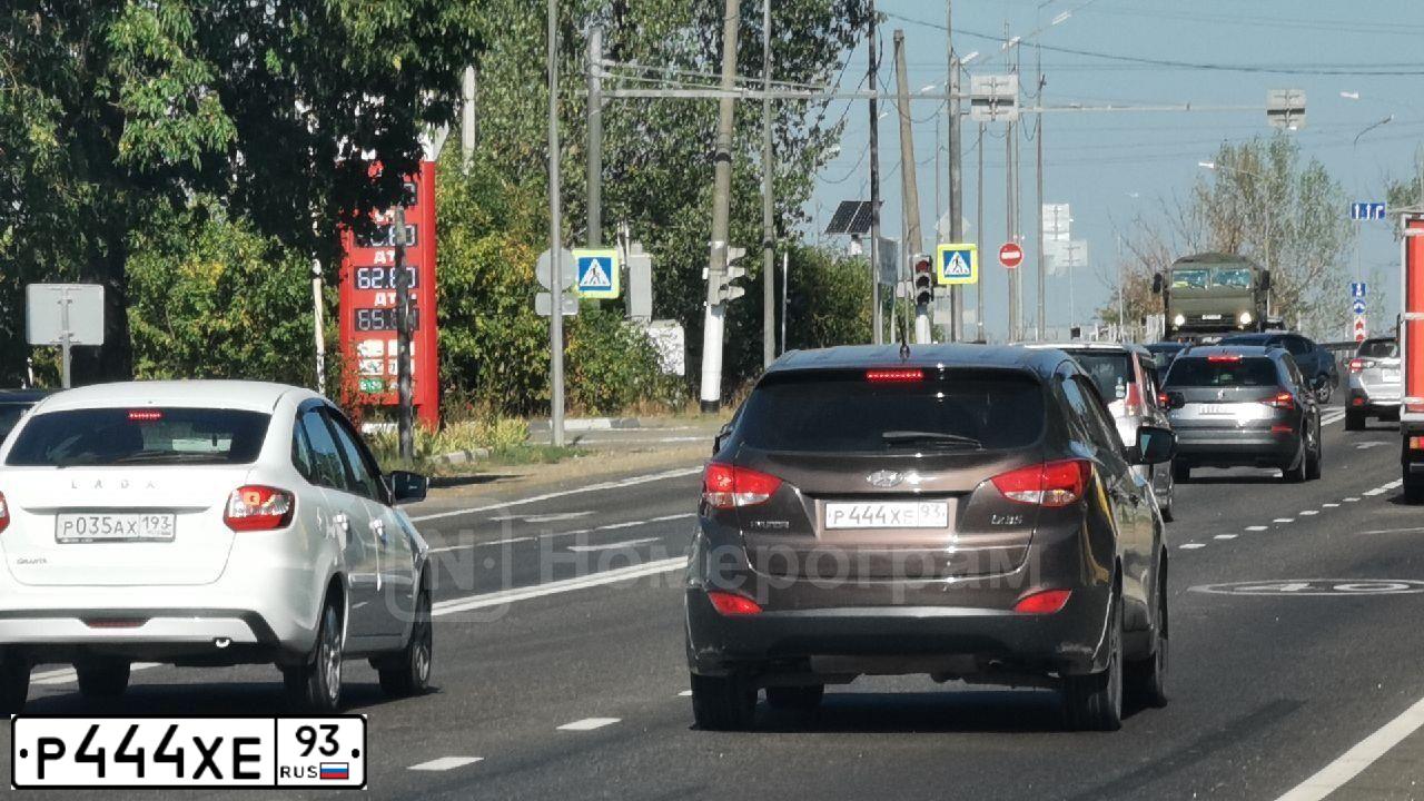 Фото автомобиля LADA 2172 PRIORA, 2012 — госномер А756РТ123. Цвет: Красный