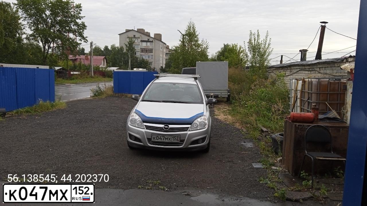 Фото автомобиля OPEL ASTRA, 2008 — госномер К047МХ152. Цвет: СВЕТЛО-СЕРЫЙ