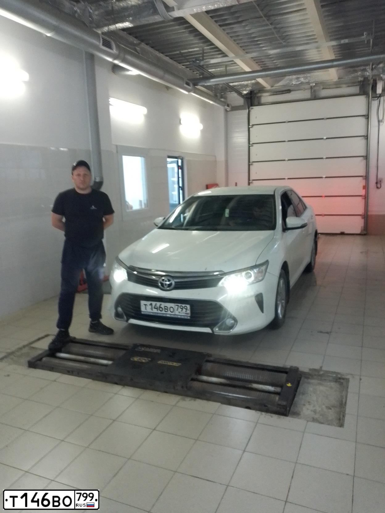 Фото автомобиля TOYOTA CAMRY, 2015 — госномер Н437СО702. Цвет: ПЕРЛАМУТРОВО-БЕЛЫЙ