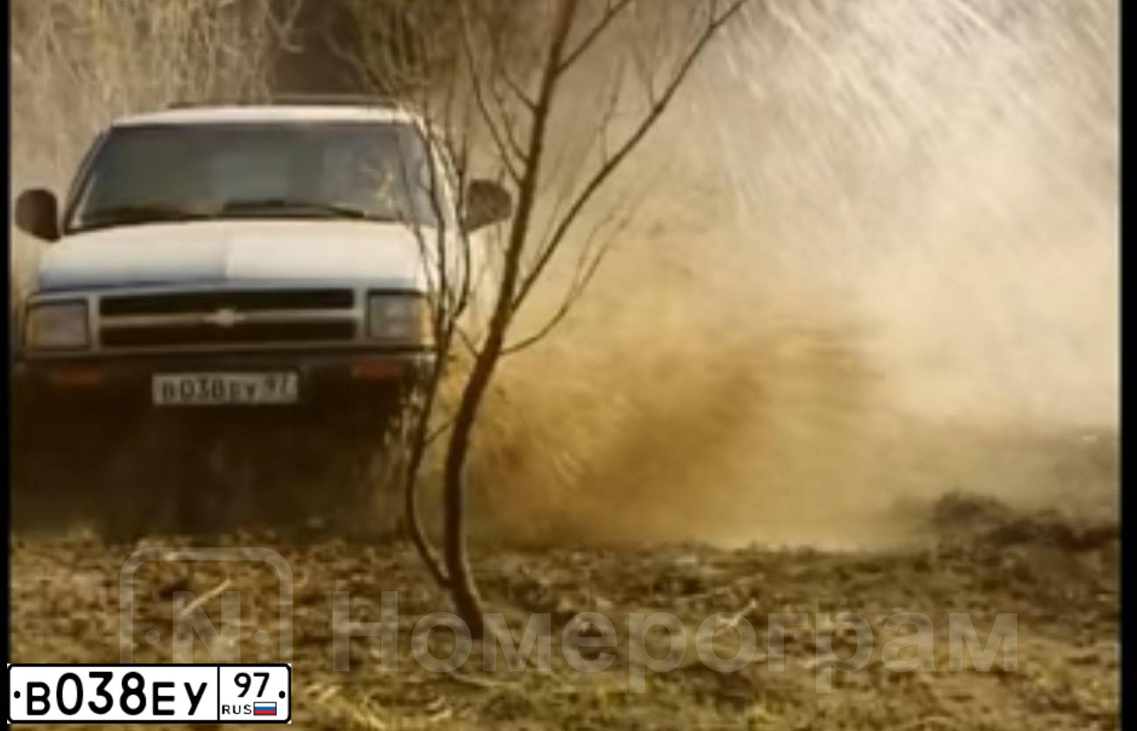 Фото автомобиля CHEVROLET BLAZER, 1995 — госномер Н121УУ40. Цвет: СЕРЫЙ