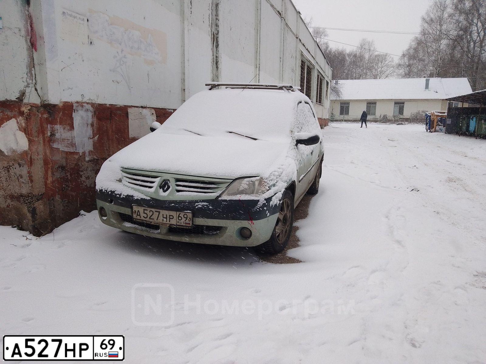 Фото автомобиля RENAULT LOGAN, 2007 — госномер А527НР69. Цвет: СВЕТЛО-ЗЕЛЕНЫЙ