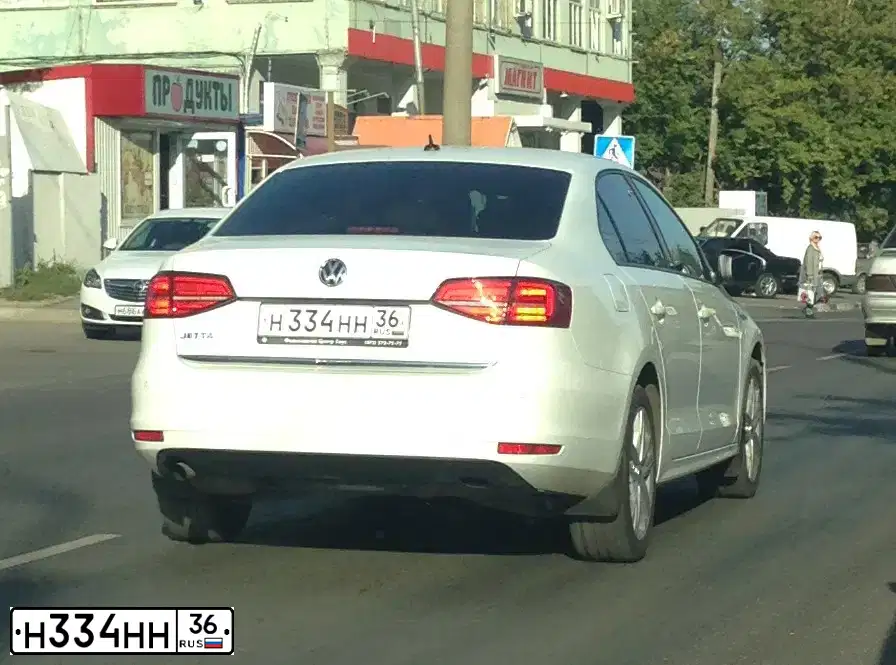 Фото автомобиля GAZ 3302 GAZEL, 2007 — госномер У334НН36. Цвет: Красный