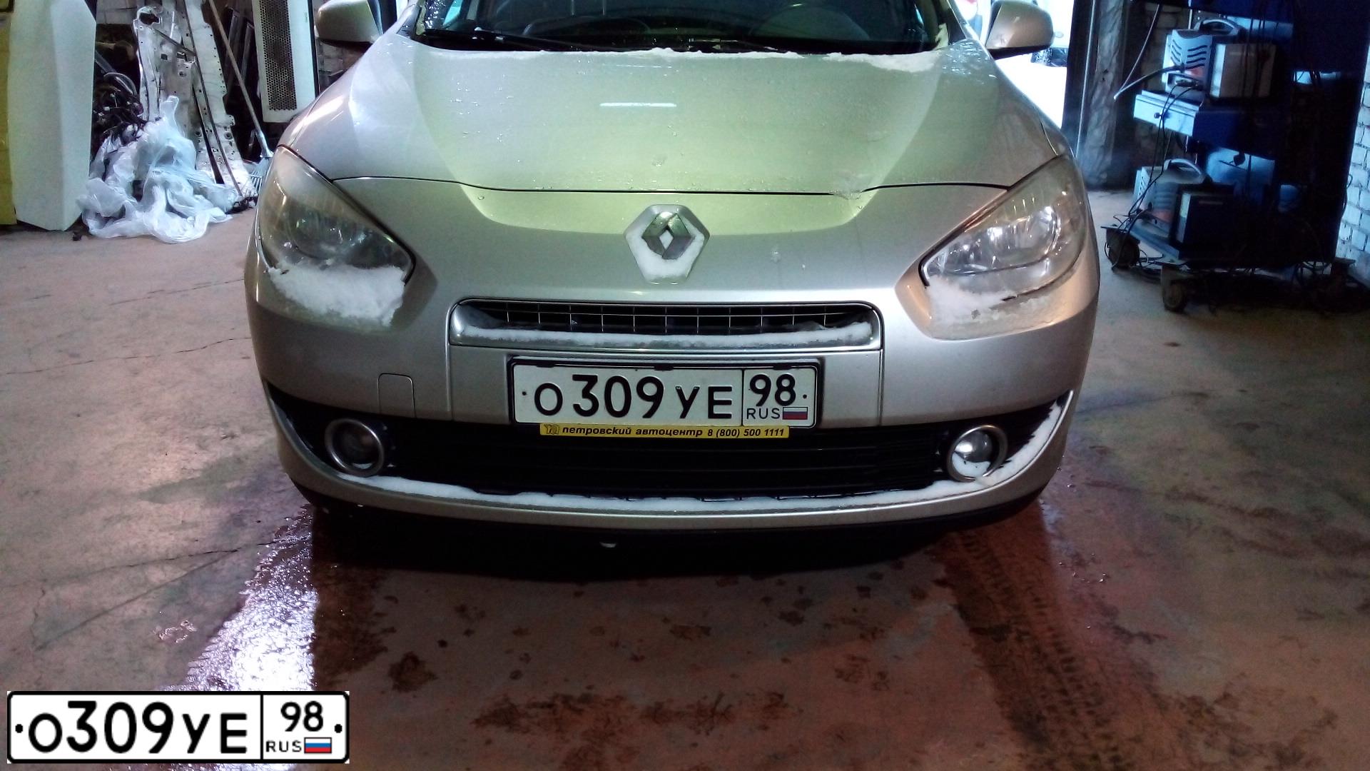 Фото автомобиля RENAULT FLUENCE, 2011 — госномер О309УЕ98. Цвет: СВЕТЛО-СЕРО-ГОЛУБОЙ