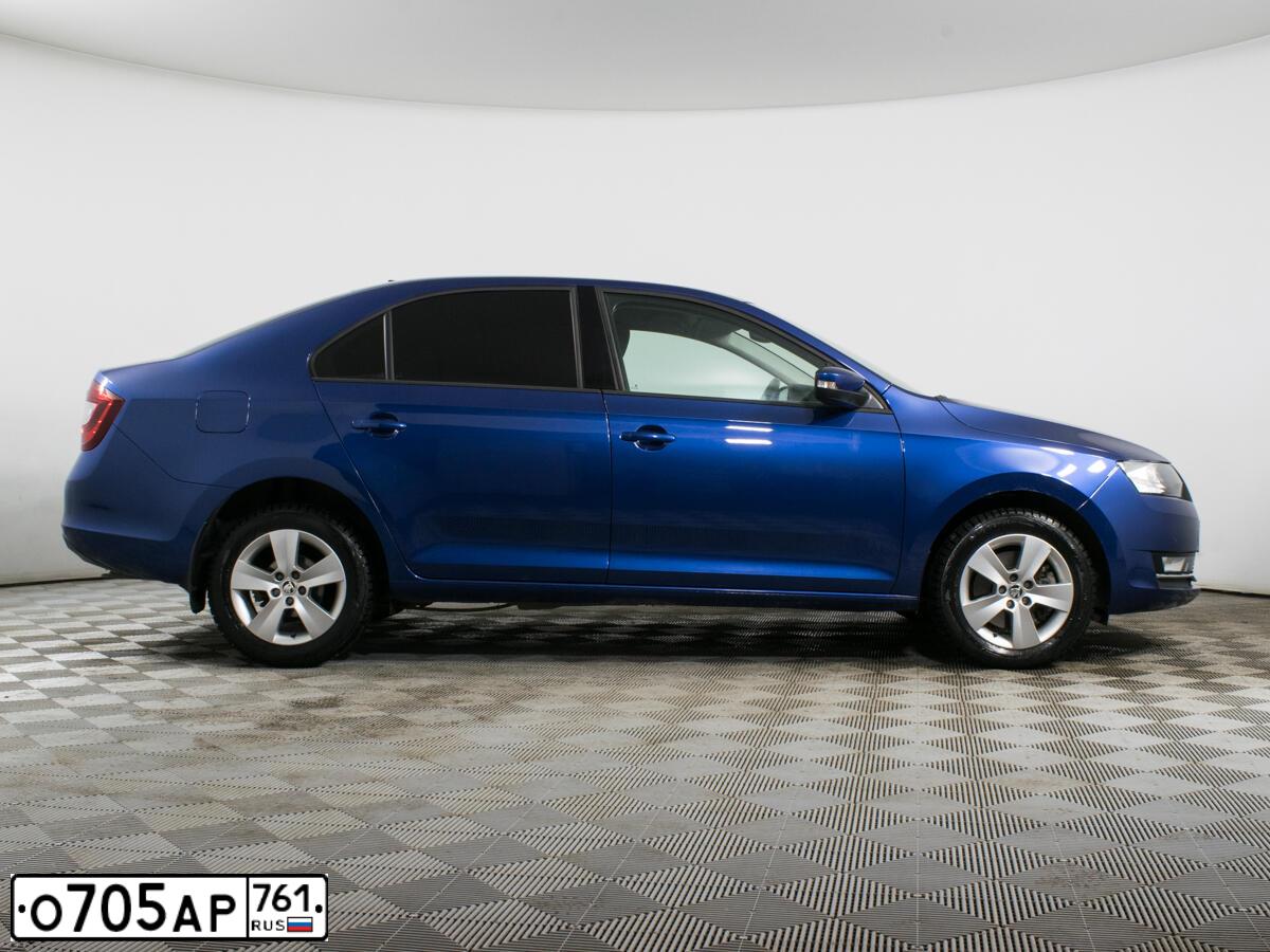 Фото автомобиля SKODA RAPID, 2019 — госномер О705АР761. Цвет: ЯРКО - СИНИЙ