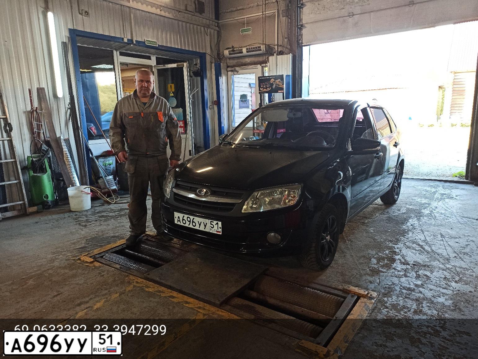 Фото автомобиля LADA 2190 GRANTA, 2013 — госномер А696УУ51. Цвет: ЧЕРНЫЙ