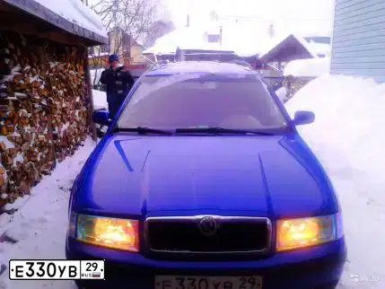 Фото автомобиля SKODA OCTAVIA, 2007 — госномер Е330УВ29. Цвет: СИНИЙ
