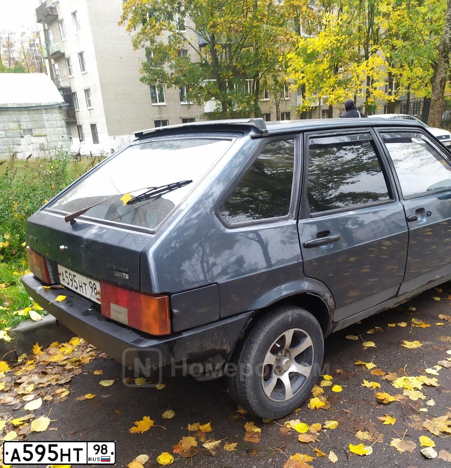 Фото автомобиля LADA 2109 SAMARA, 2001 — госномер А595НТ98. Цвет: ТЕМНЫЙ СЕРО-СИНИЙ