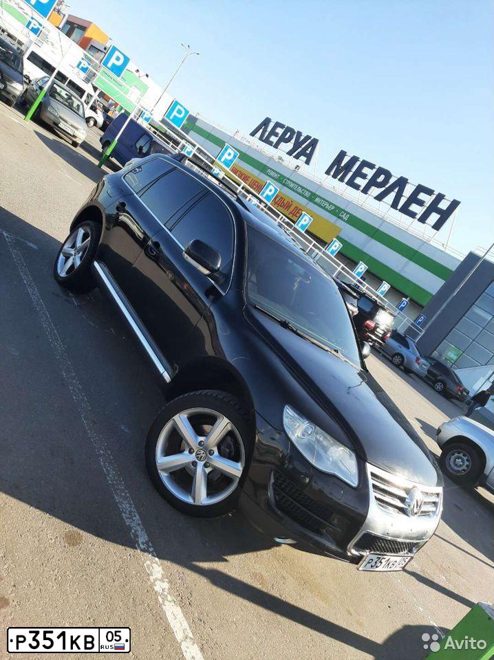 Фото автомобиля VOLKSWAGEN TOUAREG, 2004 — госномер М170ОМ67. Цвет: ЧЕРНЫЙ