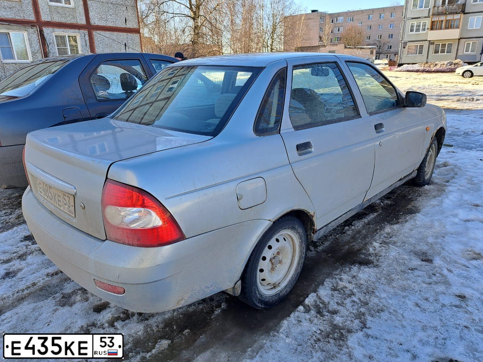 Фото автомобиля LADA VESTA, 2016 — госномер Е435КЕ53. Цвет: КОРИЧНЕВЫЙ