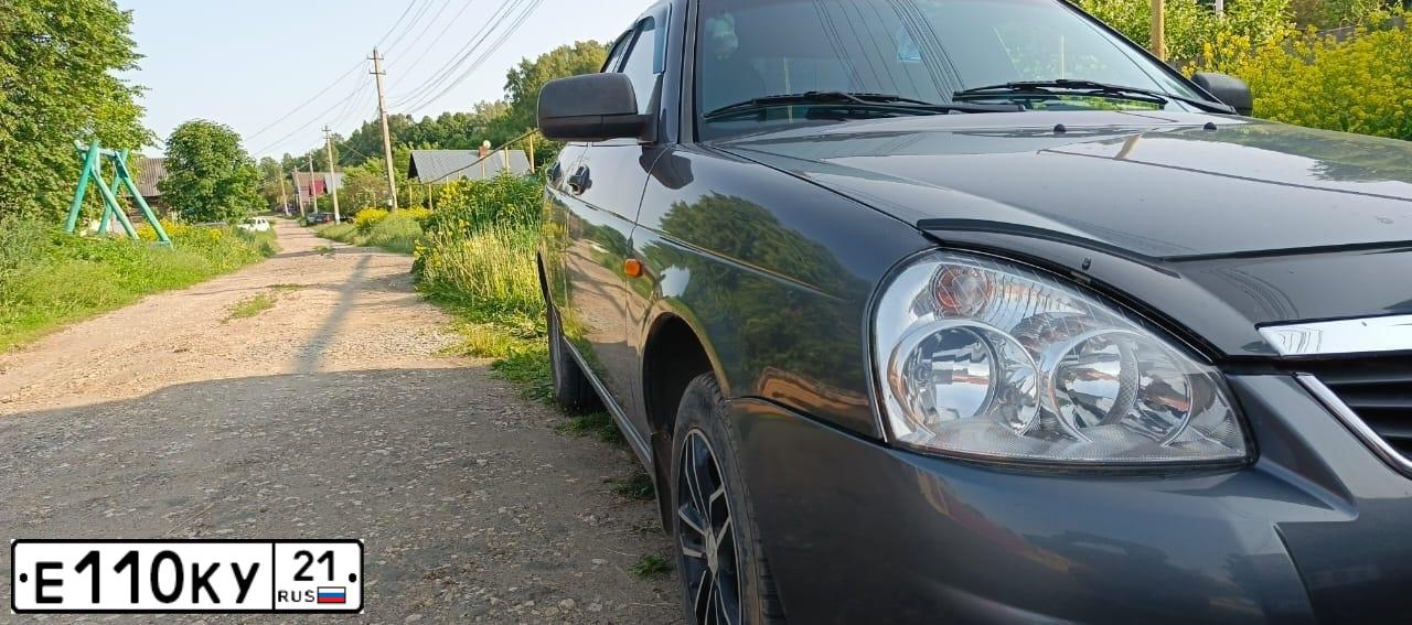 Фото автомобиля LADA 2170 PRIORA, 2014 — госномер Е110КУ21. Цвет: СЕРЕБРИСТО-ТЕМНО СЕРЫЙ