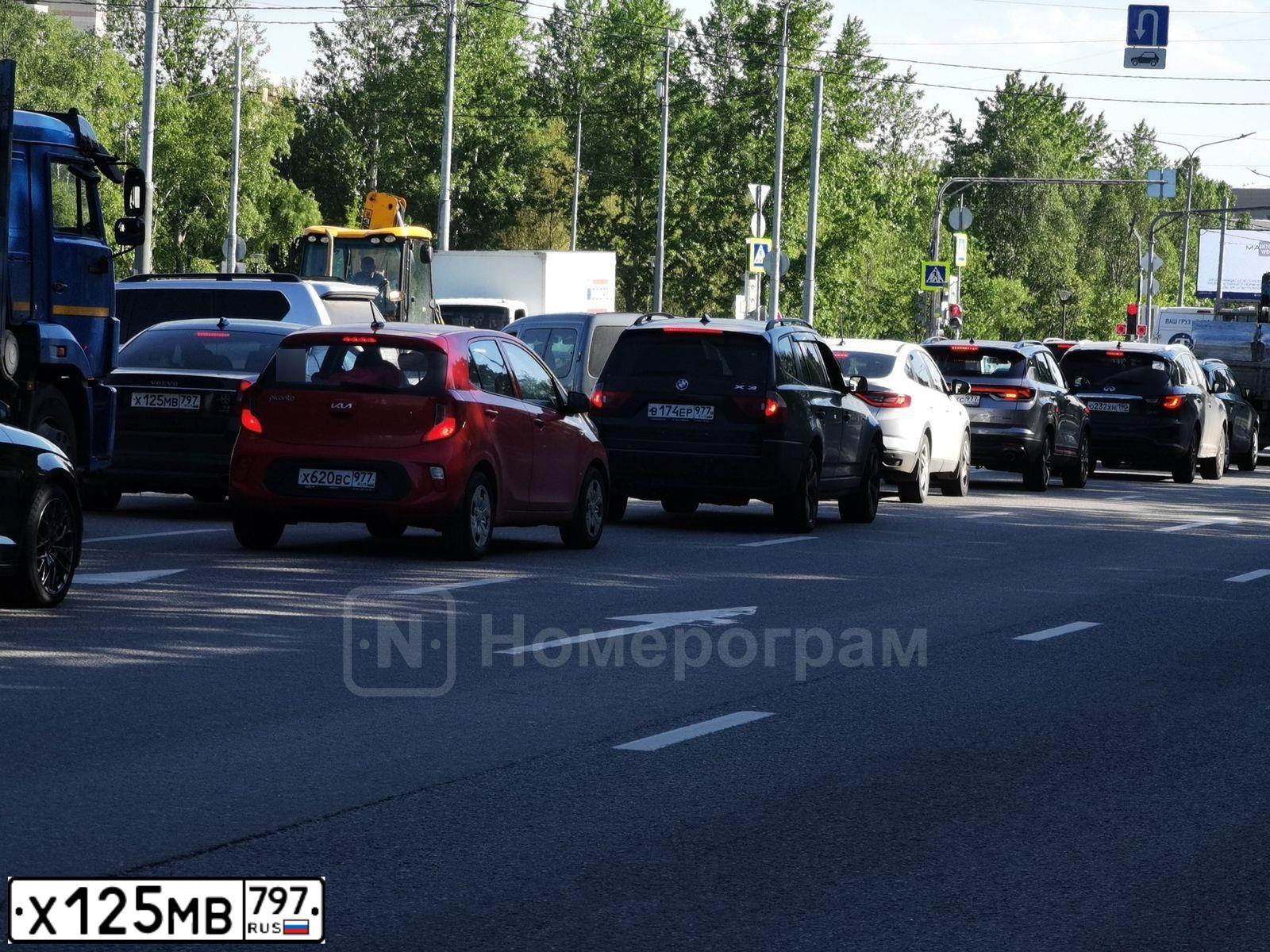 Фото автомобиля VOLVO S80, 2007 — госномер Х125МВ797. Цвет: ЧЕРНЫЙ