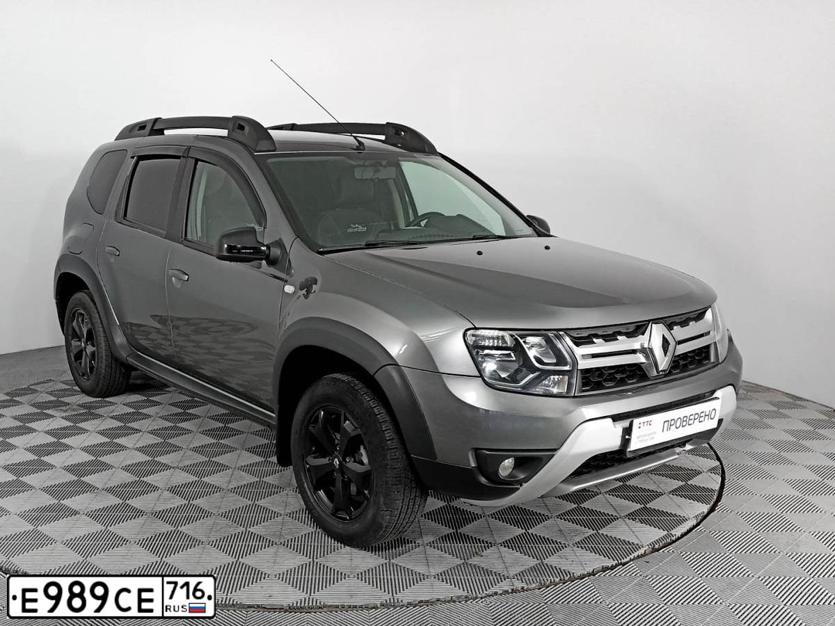 Фото автомобиля RENAULT DUSTER, 2020 — госномер В222АЕ21. Цвет: СЕРЫЙ