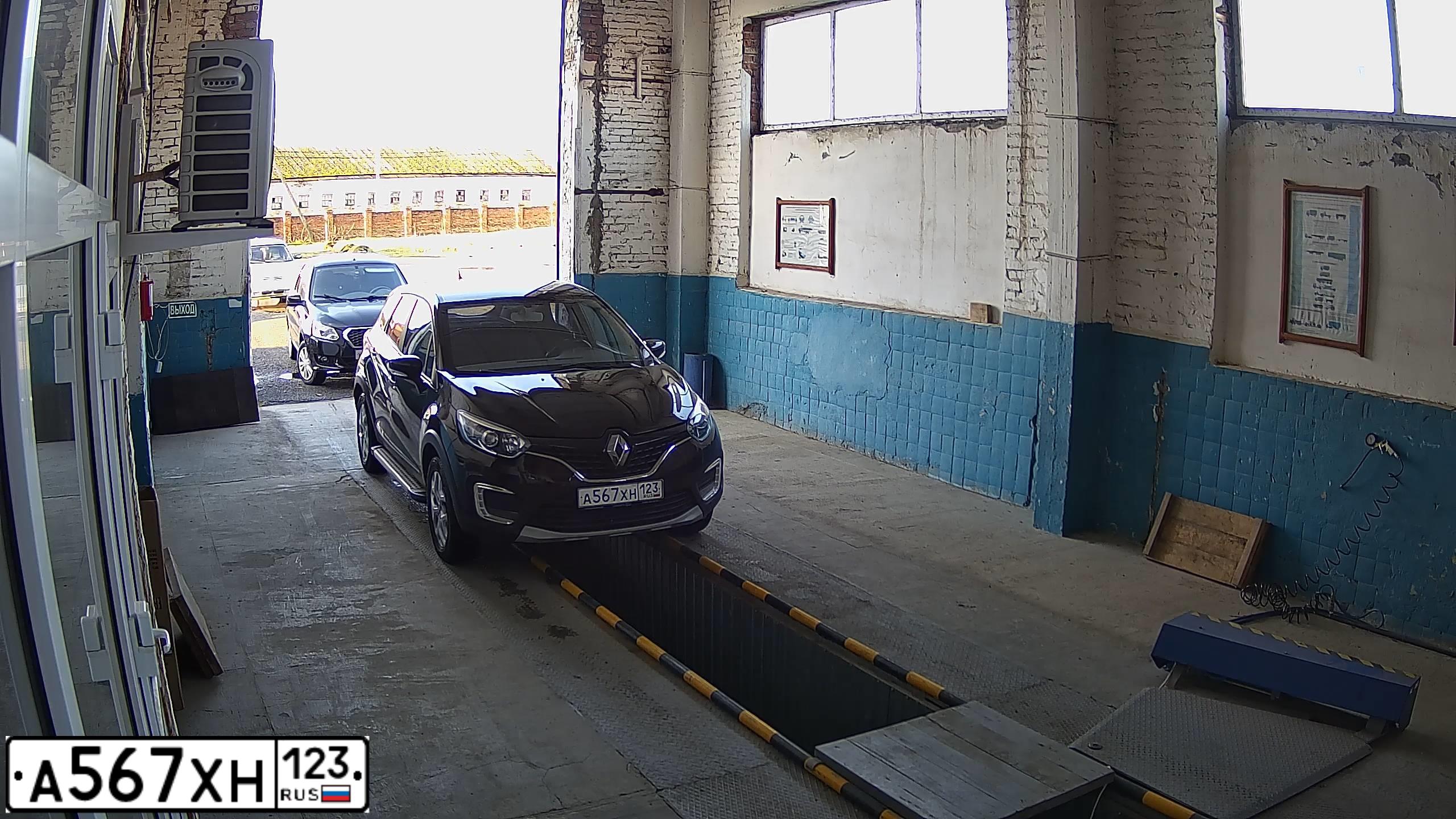 Фото автомобиля RENAULT KAPTUR, 2017 — госномер К003КМ93. Цвет: ТЕМНО-КОРИЧНЕВЫЙ
