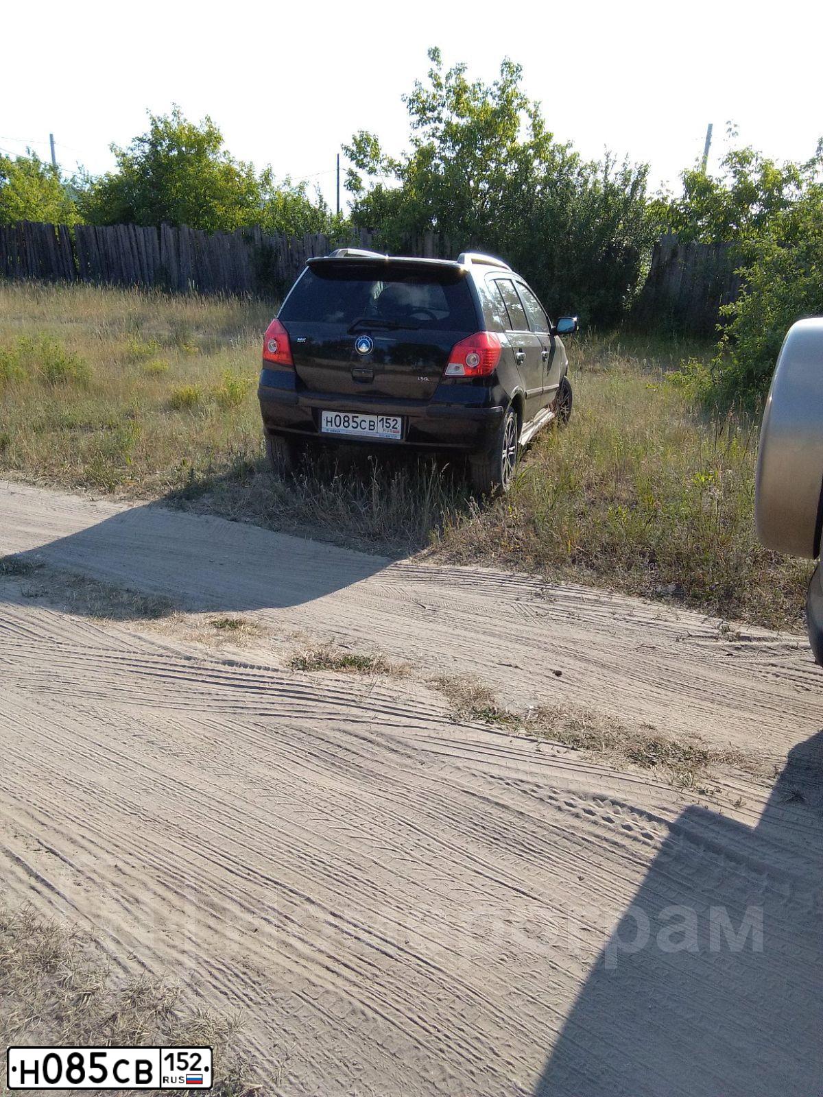 Фото автомобиля GEELY MK CROSS, 2014 — госномер Н085СВ152. Цвет: ЧЕРНЫЙ