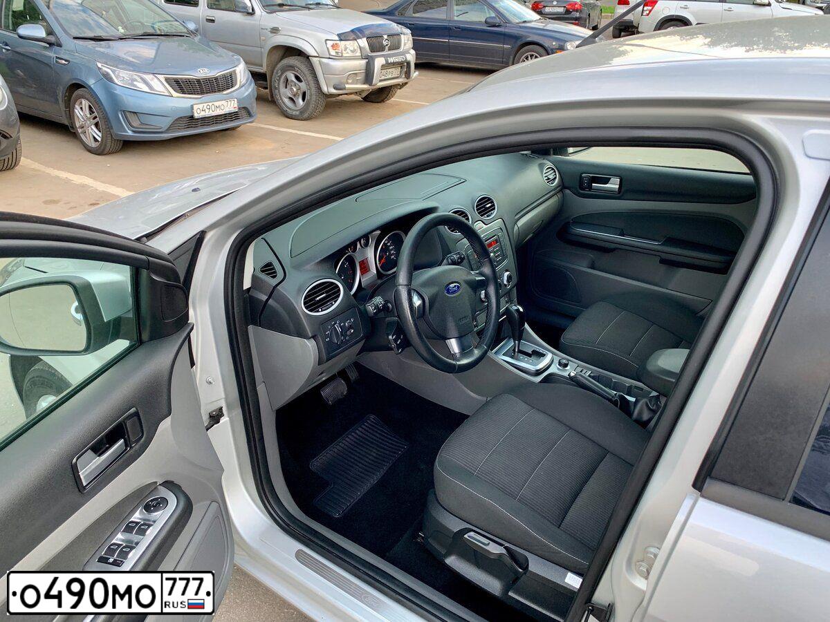 Фото автомобиля KIA RIO, 2012 — госномер О490МО777. Цвет: голубой