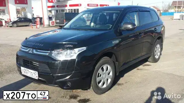 Фото автомобиля MITSUBISHI OUTLANDER, 2013 — госномер Х207ТО47. Цвет: ЧЕРНЫЙ
