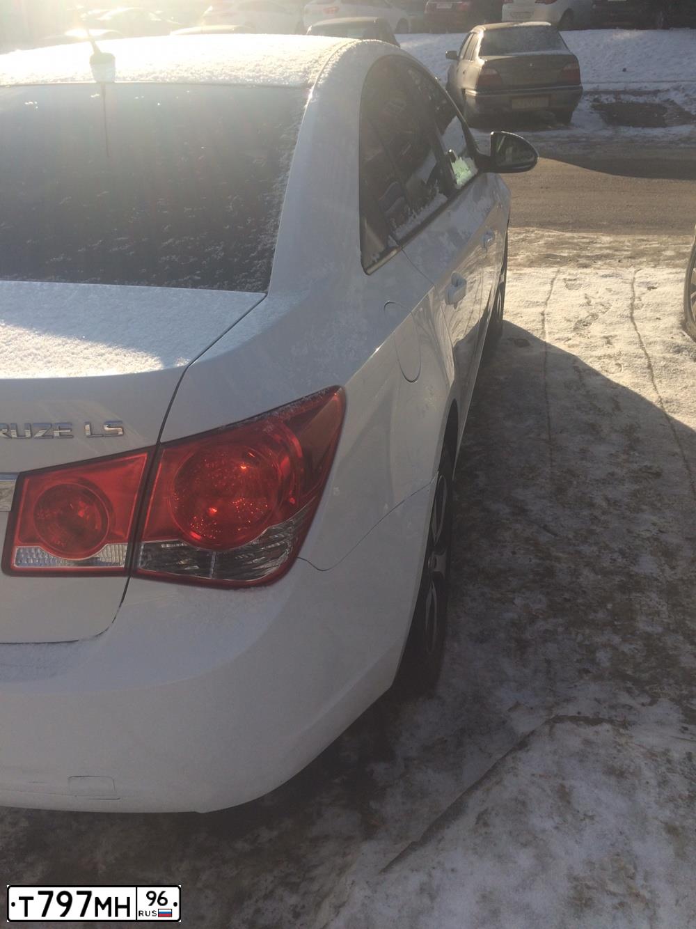 Фото автомобиля CHEVROLET CRUZE, 2011 — госномер Т392ЕУ196. Цвет: Белый