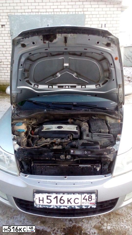 Фото автомобиля SKODA OCTAVIA, 2011 — госномер Н615КС48. Цвет: Серебристый