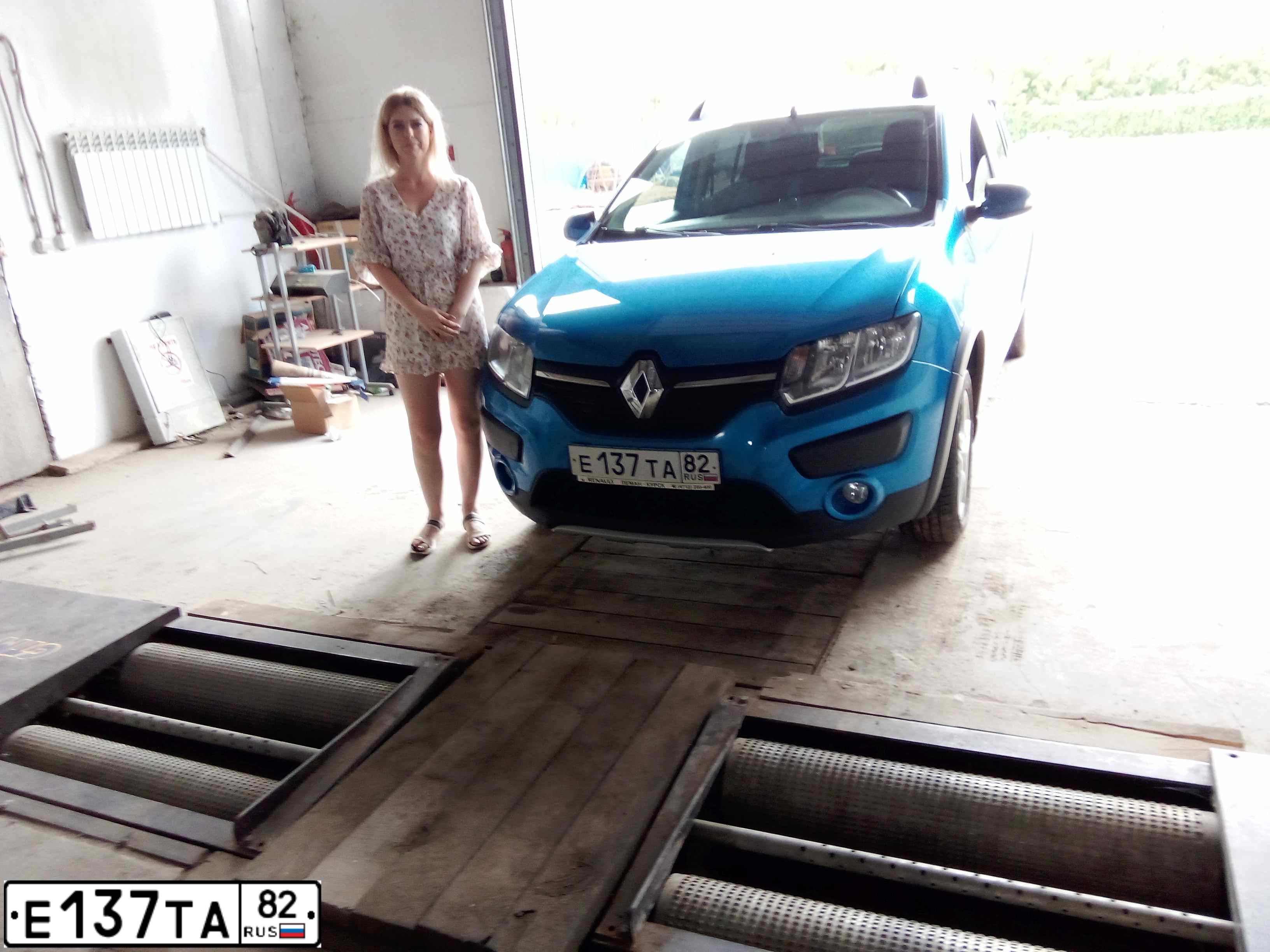 Фото автомобиля RENAULT SANDERO, 2016 — госномер Н781АВ46. Цвет: СВЕТЛО-СИНИЙ