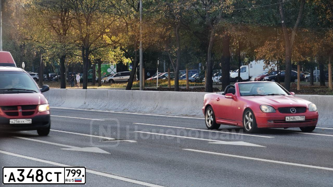 Фото автомобиля MERCEDES SLK-KLASSE, 2001 — госномер В628СР797. Цвет: Красный