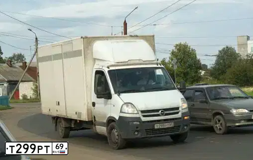 Фото автомобиля OPEL MOVANO, 2007 — госномер В264МР76. Цвет: Белый