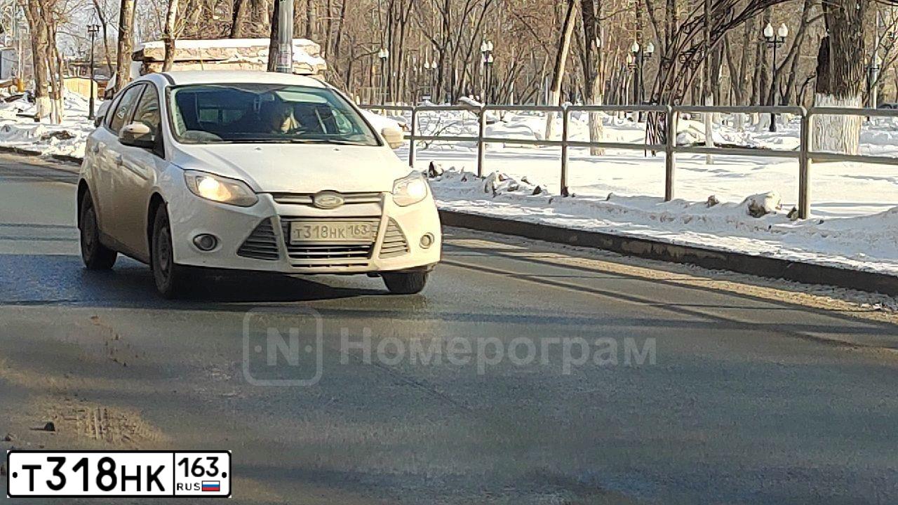 Фото автомобиля FORD FOCUS, 2012 — госномер А710ЕВ181. Цвет: Белый