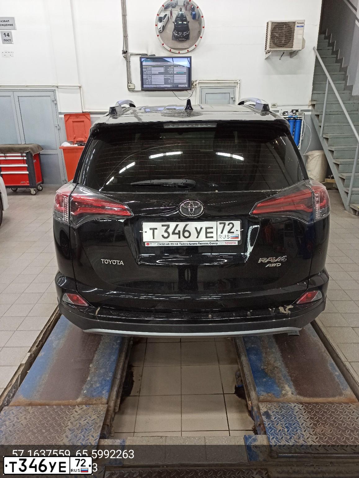 Фото автомобиля TOYOTA RAV4, 2017 — госномер Т346УЕ72. Цвет: ЧЕРНЫЙ МЕТАЛЛИК