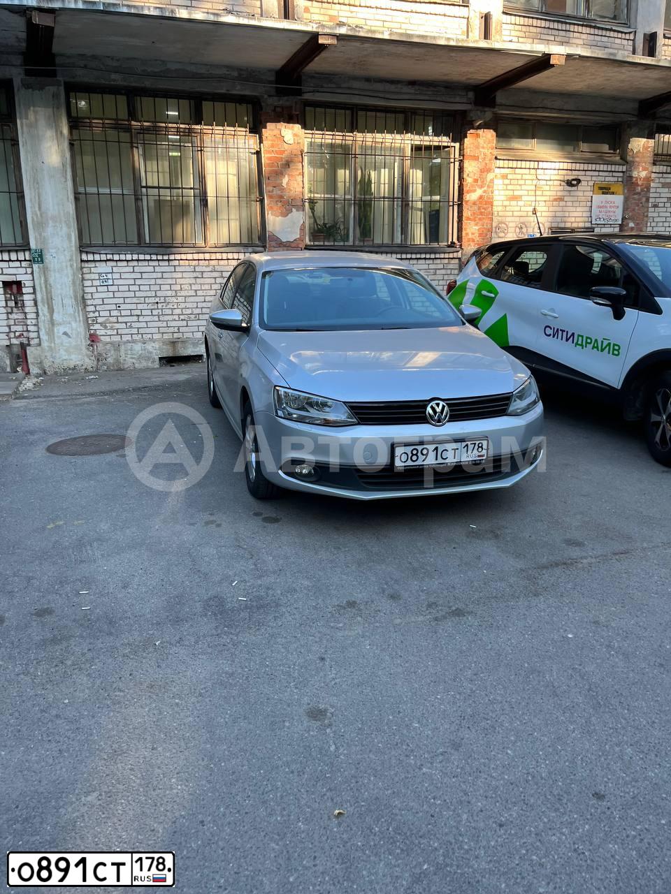 Фото автомобиля VOLKSWAGEN JETTA, 2013 — госномер О891СТ178. Цвет: СЕРЕБРИСТЫЙ